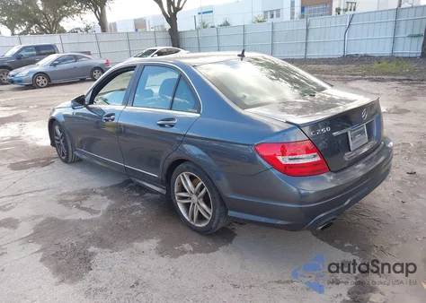 2014 Mercedes-Benz C 250 Sport from USA, damaged, VIN WDDGF4HB3ER314082
